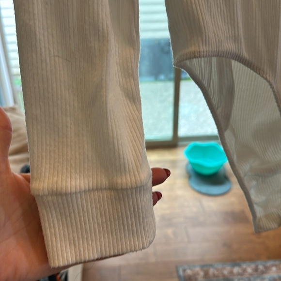 Size L cream Henley bodysuit - Picture 4 of 5